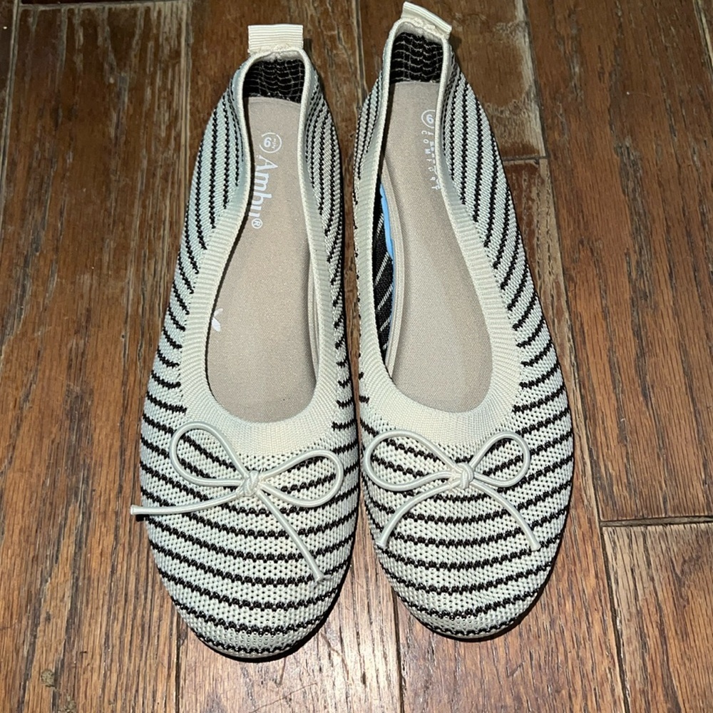 Women’s Black & Cream Knit Ballet Flats